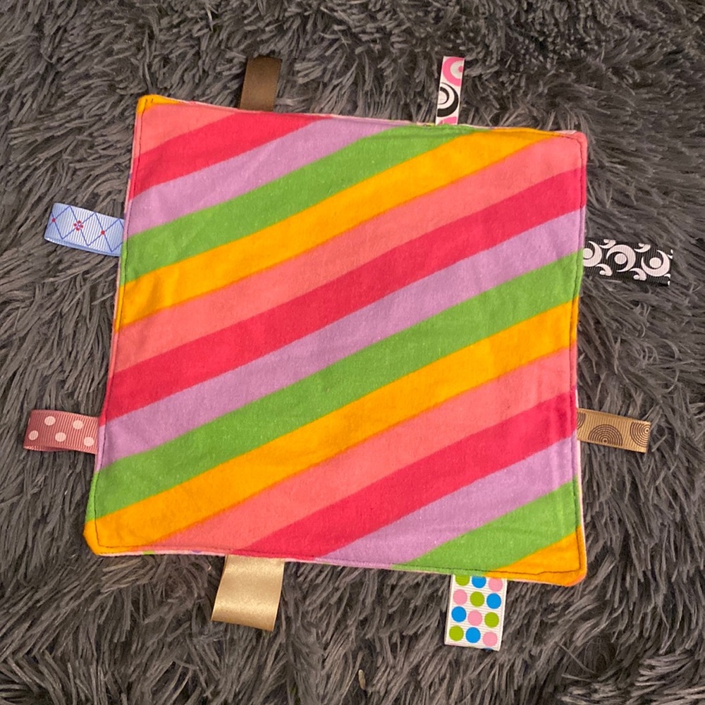 Crinkle tag toy -stripes
